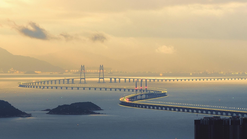 10、龐源租賃參建國家“世紀工程”港珠澳大橋（2012—2017年）_副本.jpg